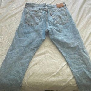 Womens Levi’s jeans